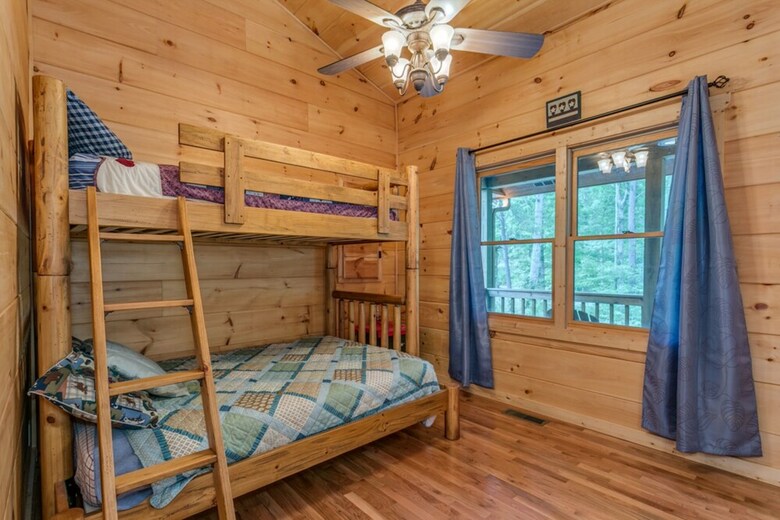 Dogwood Cabin