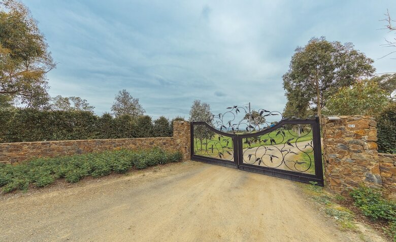 Outlook Hill Vineyard Cottages