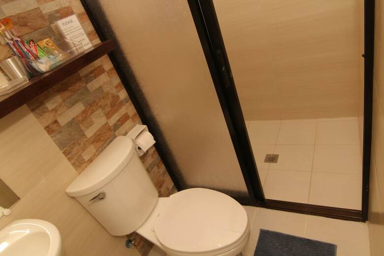 Hotel Charo's Dormitel