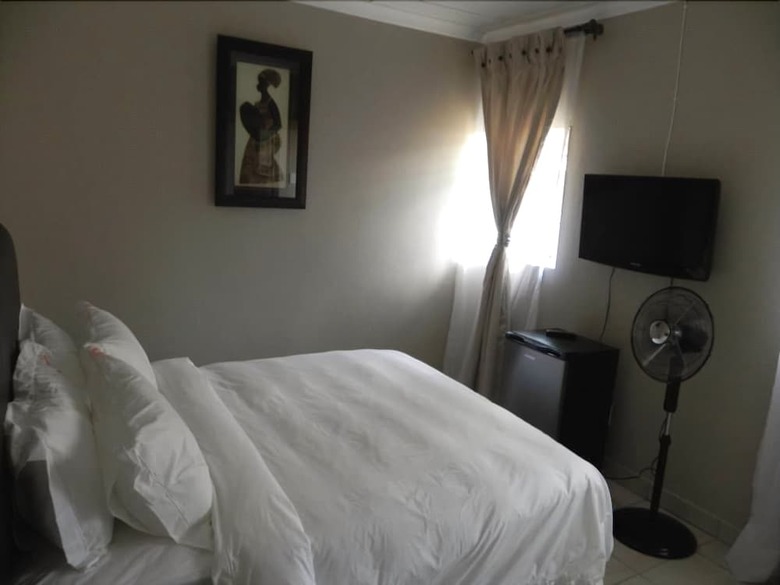 Hotel Owee's Place