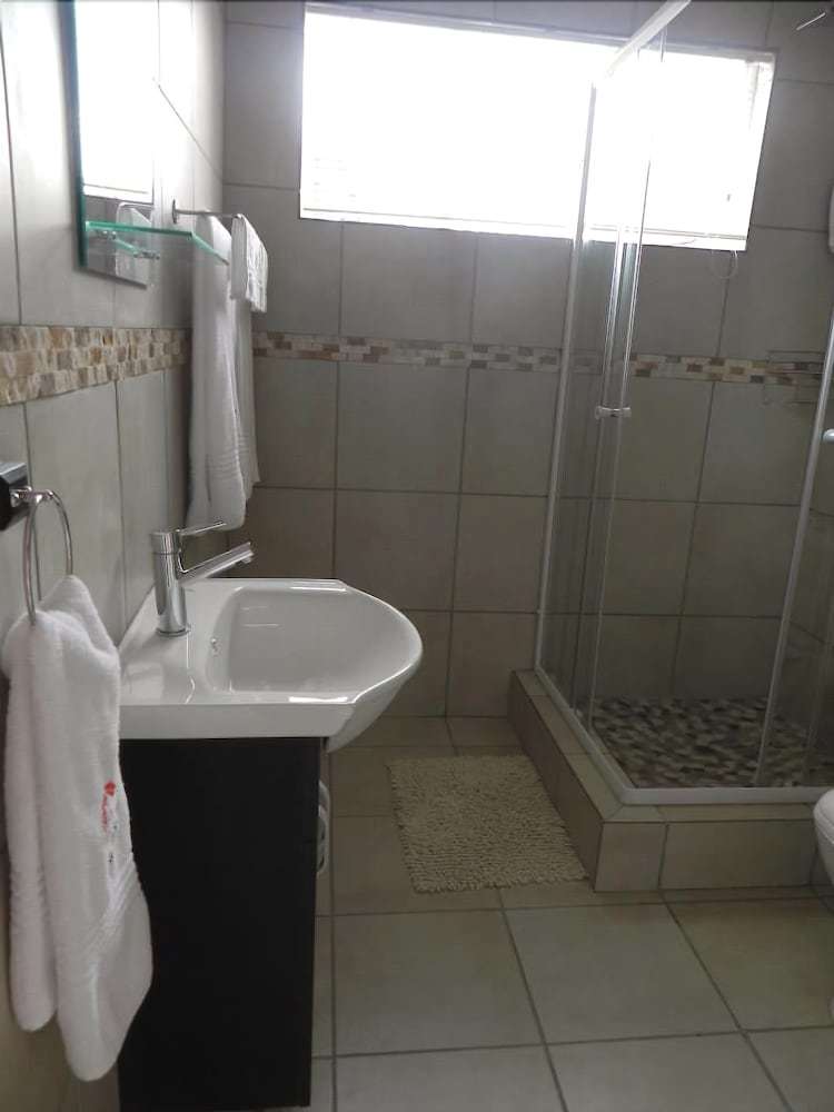 Hotel Owee's Place