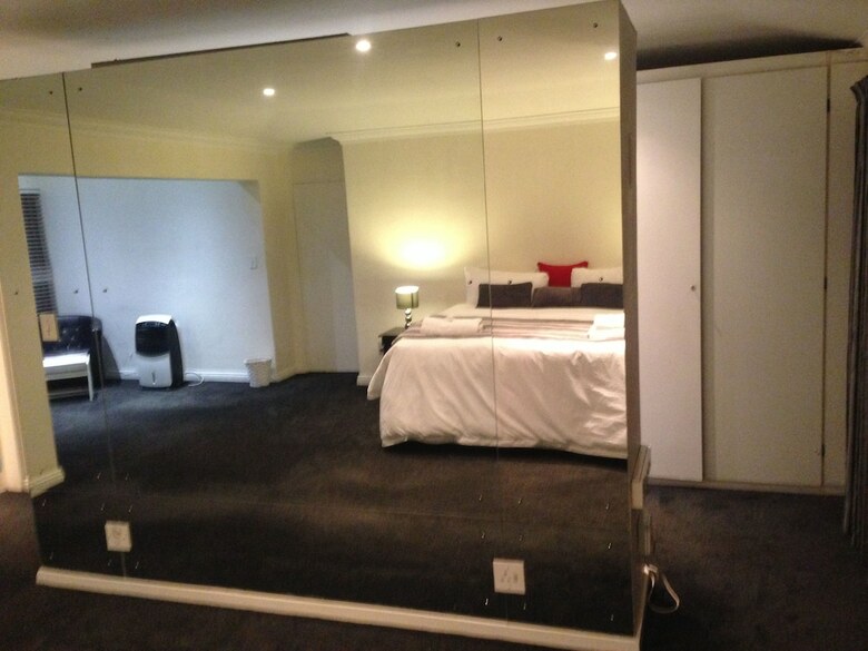 Hotel Noraclox Riverclub