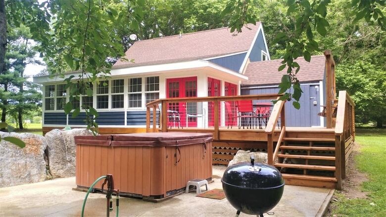 Cabana The Jive - Christophers_riverside_cabin