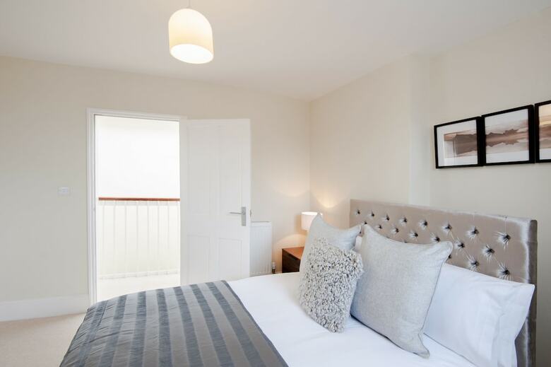 Elliot Oliver- 2 Bedroom Duplex Town Centre Apartment