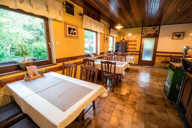 Hotel Guesthouse Resje