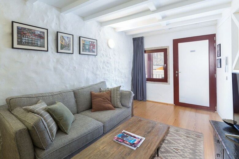 Apartamentos Caldeireiros Feel At Home