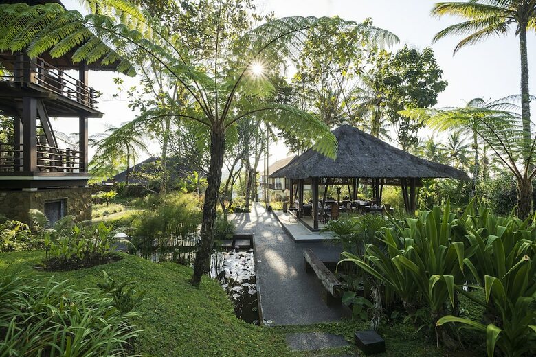 Bed & Breakfast Awan Biru Villas