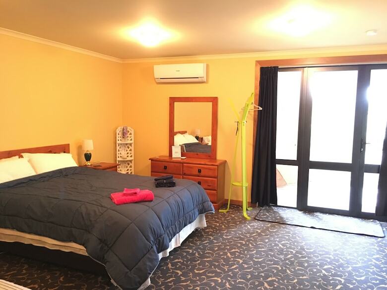 Lucky Duck Country Lodge B&B Hamilton