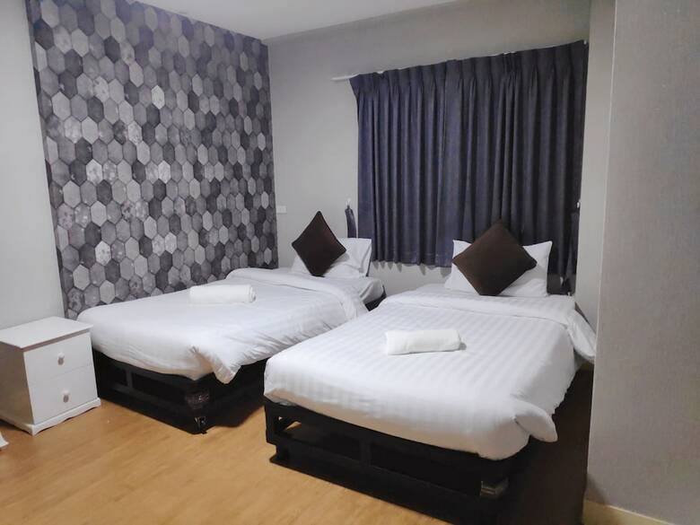 Hotel Tim Place - Bts Phra Khanong