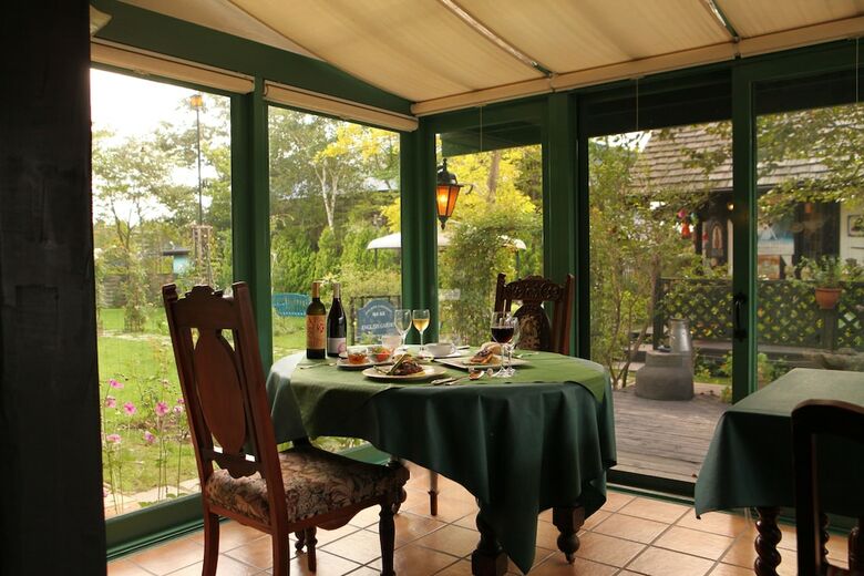 Pension Petit Hotel & Restaurant Old Age