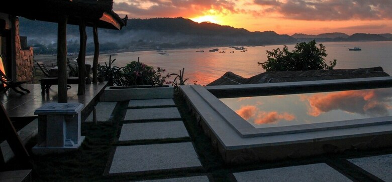 Bed & Breakfast Beach Balcony Ocean View Villa