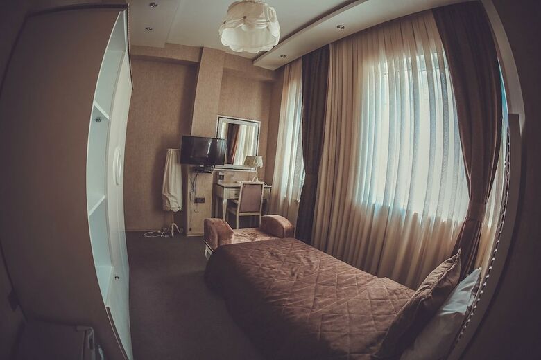 Maestro Hotel