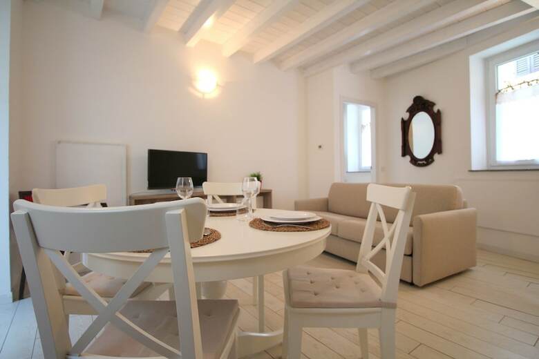 Lakefront Cadorna Apartment