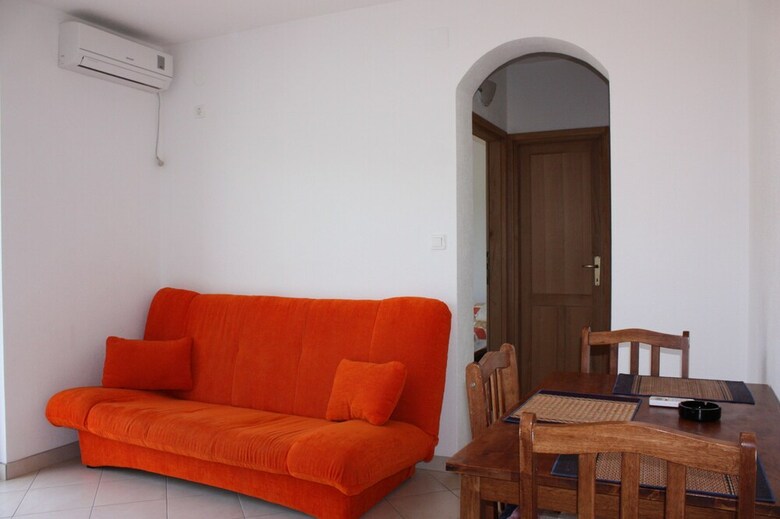 Apartments Miki Pag