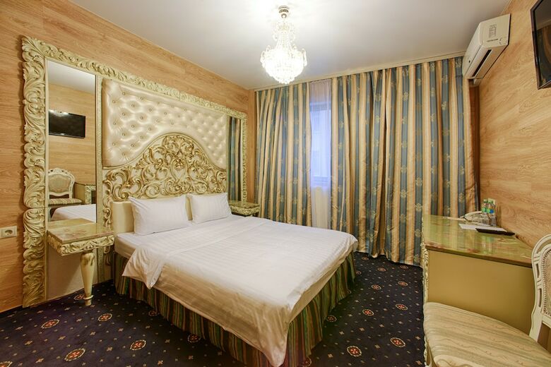 Sunflower Avenue Hotel