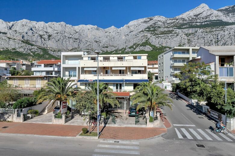 Hotel Apartments Dany