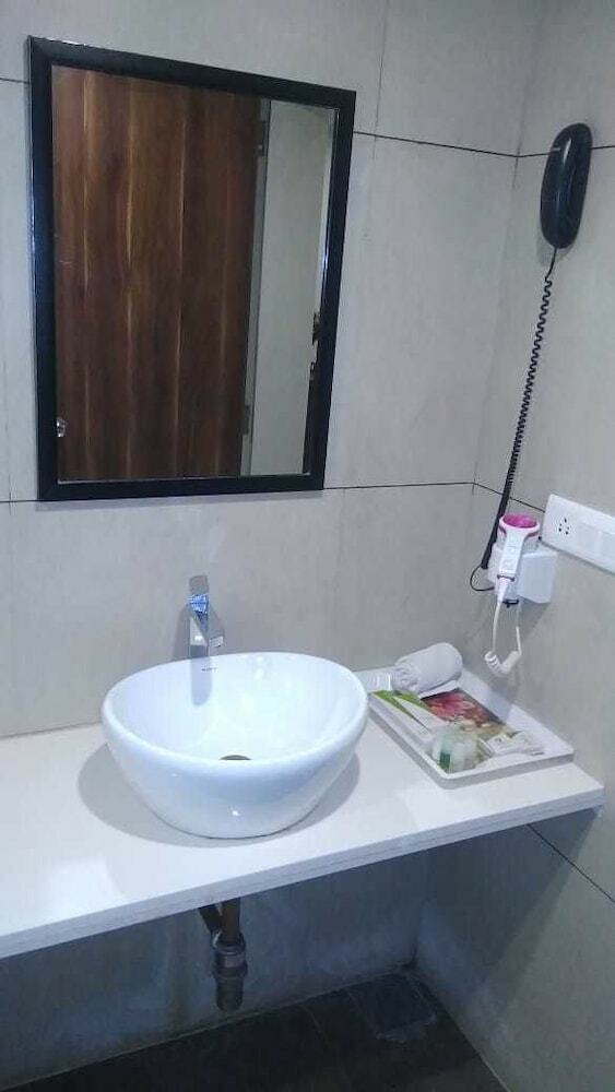 The Grand Vardhman Hotel