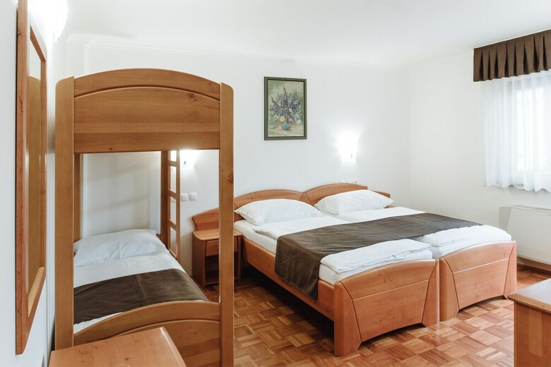 Hotel Reaktiv