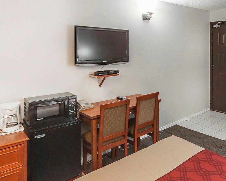 Motel Econo Lodge Inn & Suites