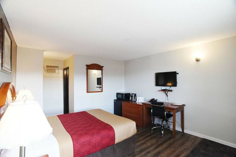 Motel Econo Lodge Inn & Suites
