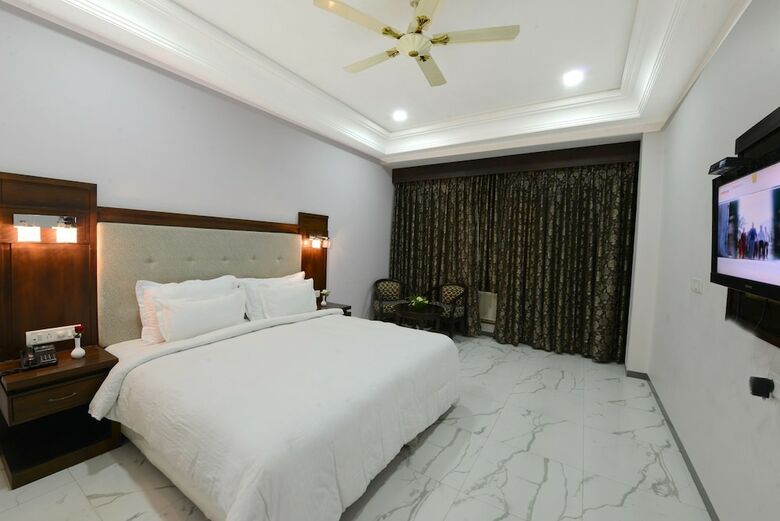 Hotel The Park Paradise