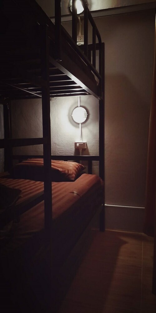 Hostal Checkin68 Chiangmai Hostel & Rooms