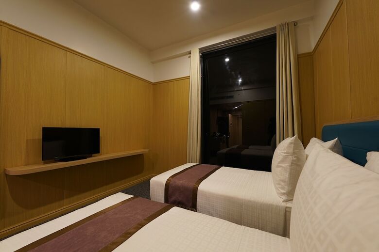 Hotel Holiday Palace