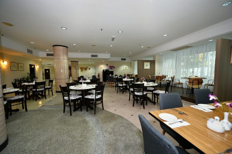 Tf Riverside Hotel