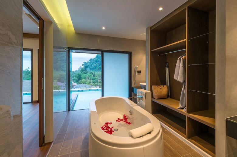Hotel Chermantra Aonang Resort And Pool Suite