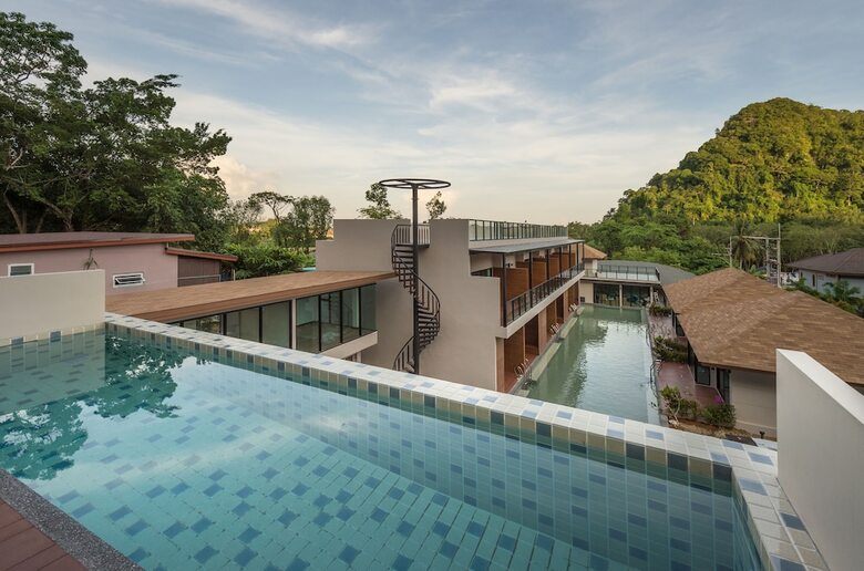 Hotel Chermantra Aonang Resort And Pool Suite