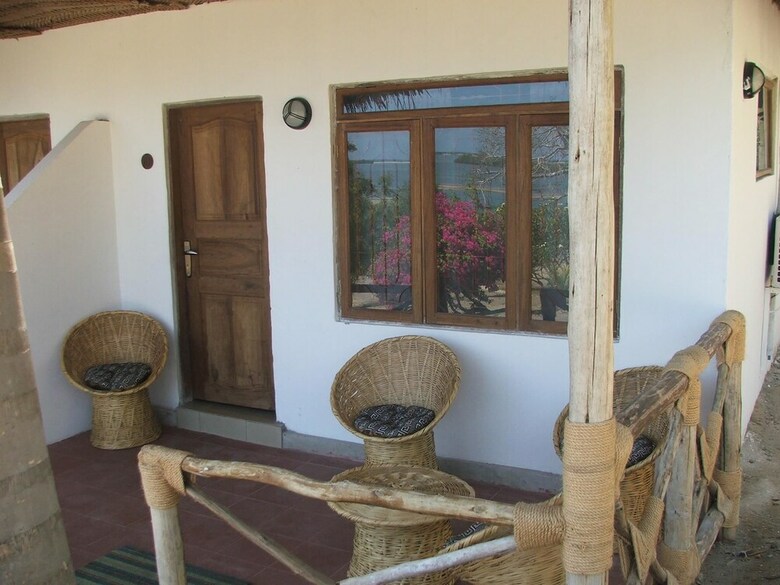 Hotel Bomani Beach Bungalows