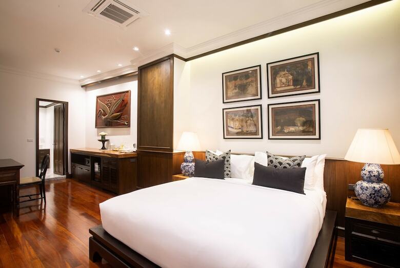 Hotel The Bridge An Eclectic Luxotel Chiangmai
