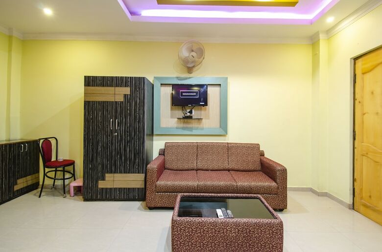 Hotel Fabexpress Emirates Suites