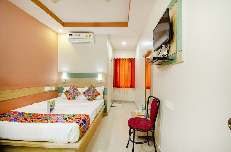 Hotel Fabexpress Emirates Suites