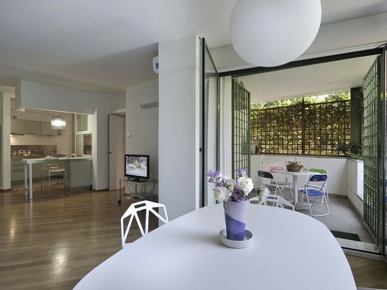 Getthekey Hills Garden Apartment