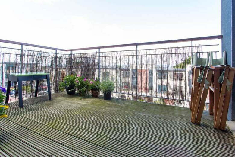 2 Bedroon Apartment With Balcony And Seaviews