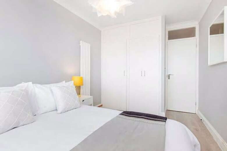 Central 2 Bedroom Apartment With Amazing Views