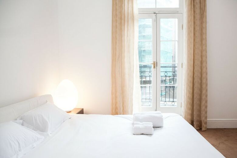 2 Bedroom Apartment Within Walking Distance To Hyde Park