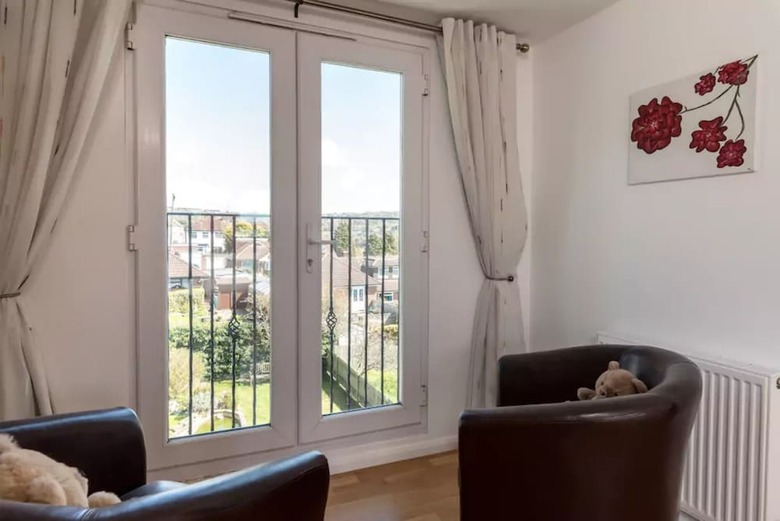 3 Bedroom House In Brighton With Garden