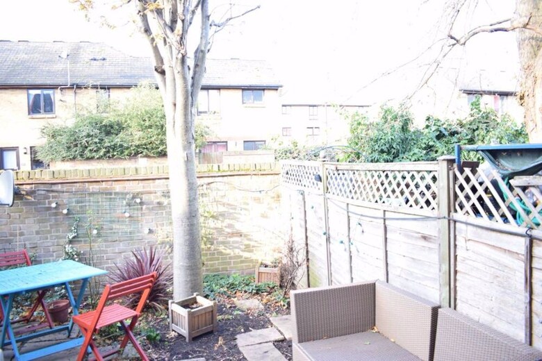 1 Bedroom House Near The City Accommodates 4