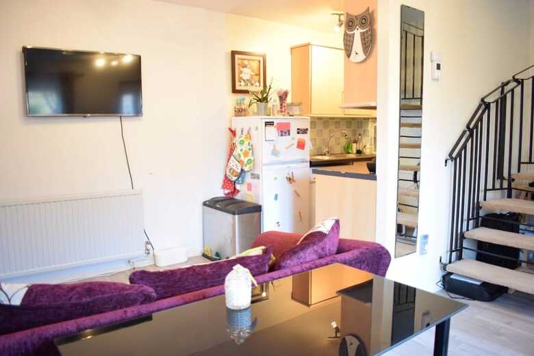 1 Bedroom House Near The City Accommodates 4