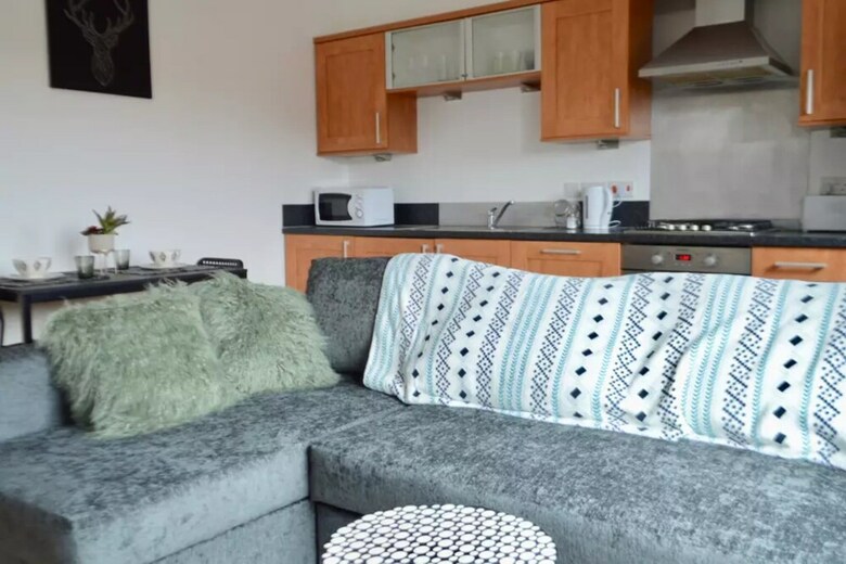 1 Bedroom Apartment In Leith