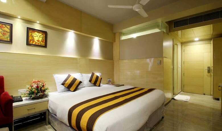 Hotel Krishna Plaza