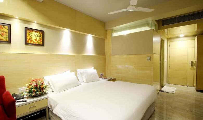Hotel Krishna Plaza