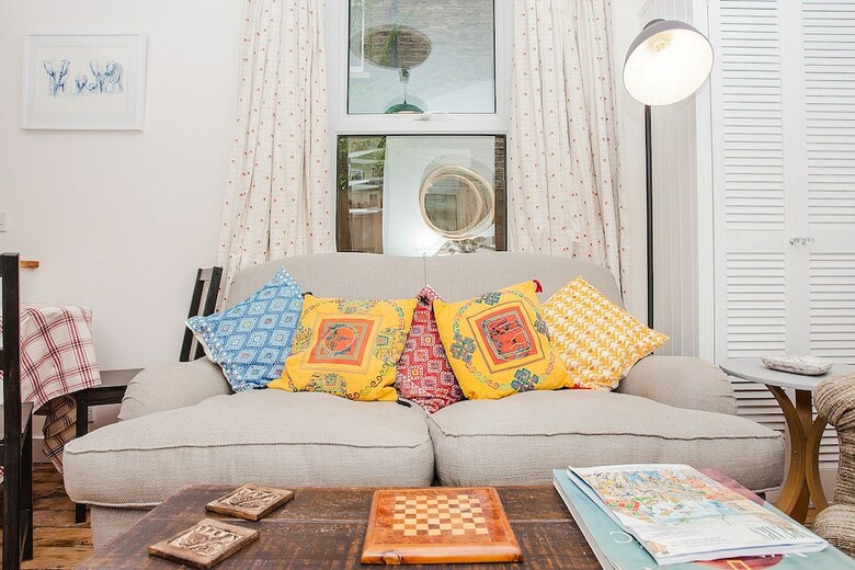 Beautiful 2 Bedroom Garden Apartment