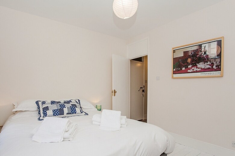 Beautiful 2 Bedroom Garden Apartment