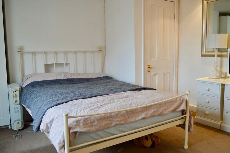 Bright 3 Bedroom Home Bristol
