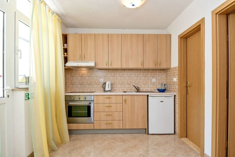 Beach Resort Apartments Bucina