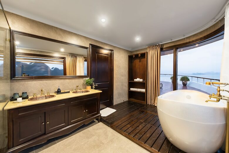 Sealife Legend Cruises