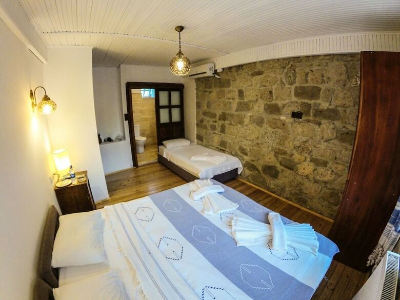Hotel Zeushan Kucuk Otel